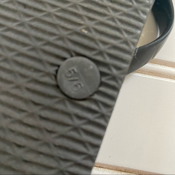 Bebe Flip flops Size 5/6 - Picture 5 of 5